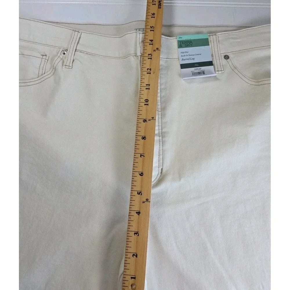 Terra & Sky Jeans Women 24W PLUS  White Barrel Leg Tummy Control Pants NWT